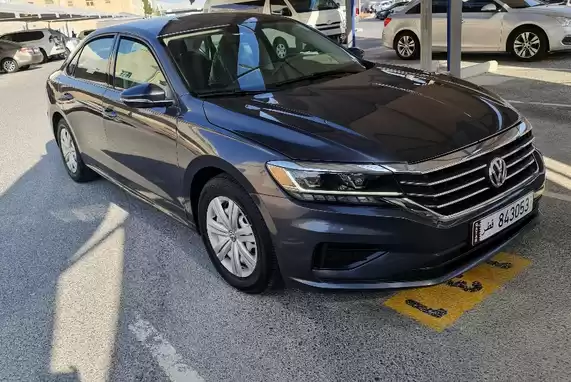 Utilisé Volkswagen Passat À vendre au Doha #5731 - 1  image 